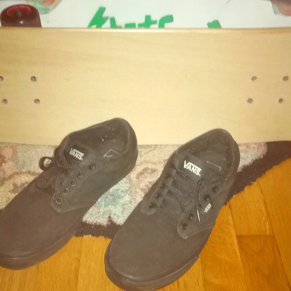 VANS - Picture 2 of 7